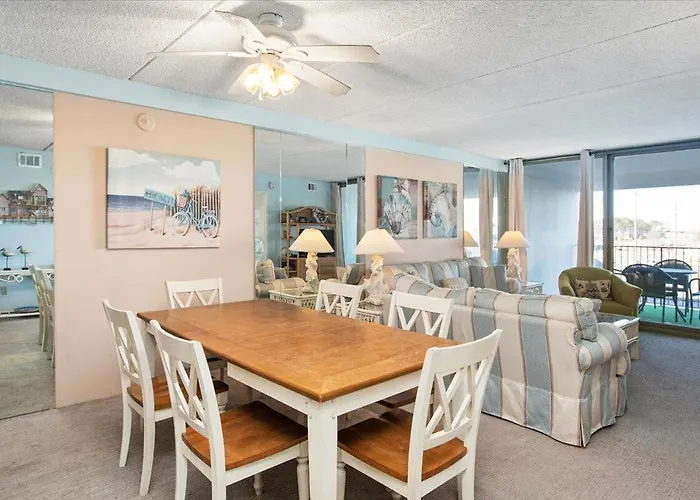 Gorgeous & Spacious 3 Bedroom Towers With Indoor Pool! *