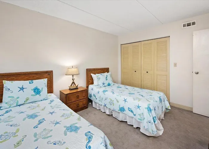 Holiday home Gorgeous & Spacious 3 Bedroom Towers With Indoor Pool!